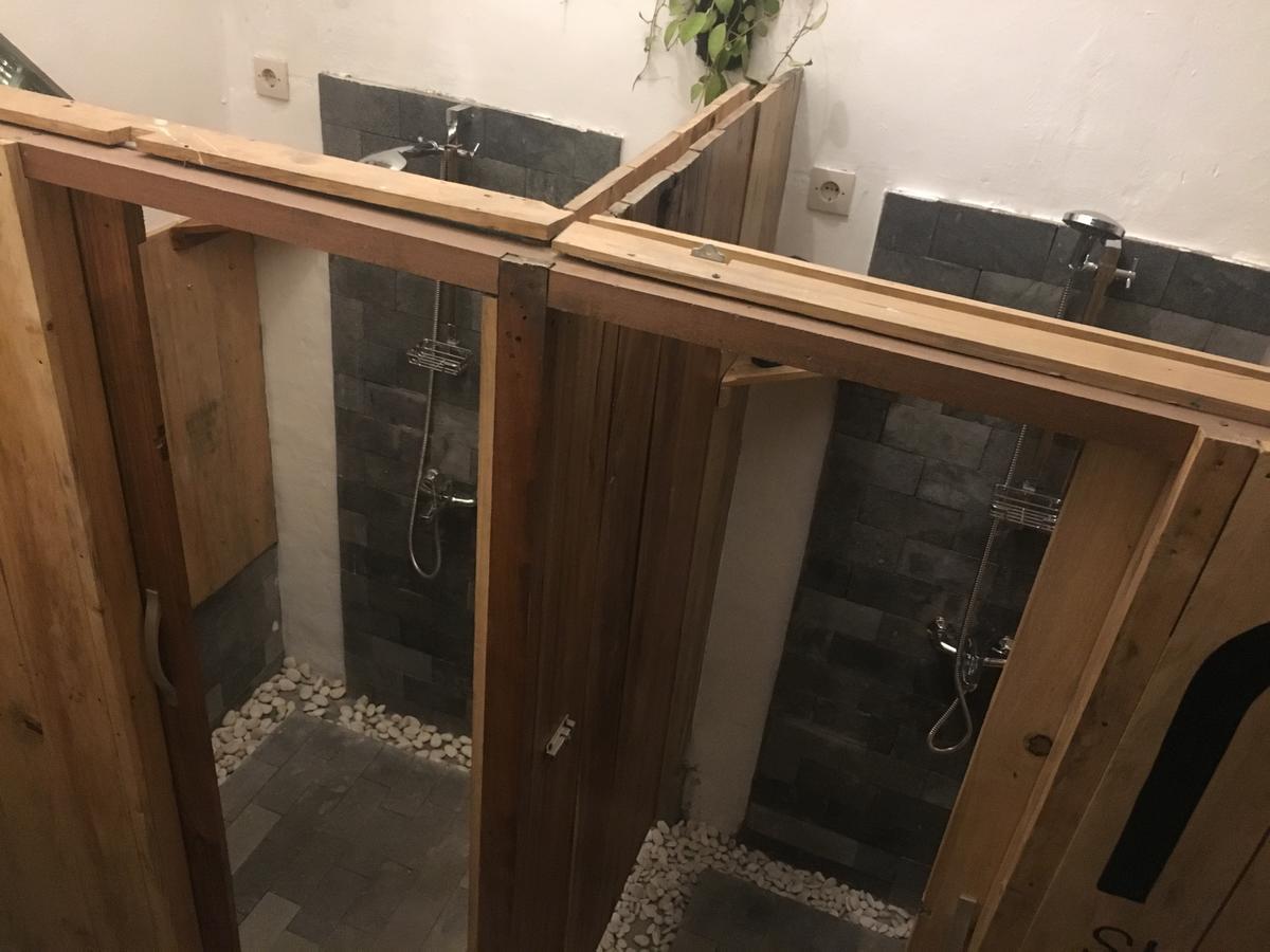 Хостел Wood Stone Джокьякарта Экстерьер фото